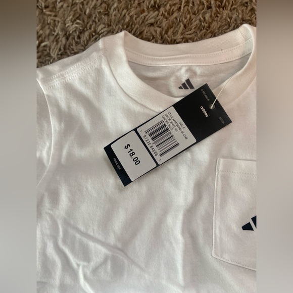 Adidas White T-Shirt and Red Shorts Set Size 4 Kids - Picture 7 of 8